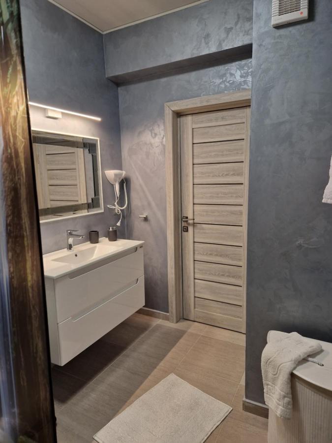 Alecsa 2 Luxury Apartament *